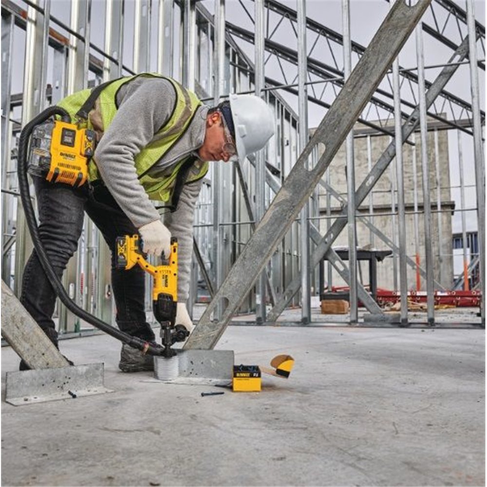 DWH161D1  Uniwersalny odsysacz pyłu 18V