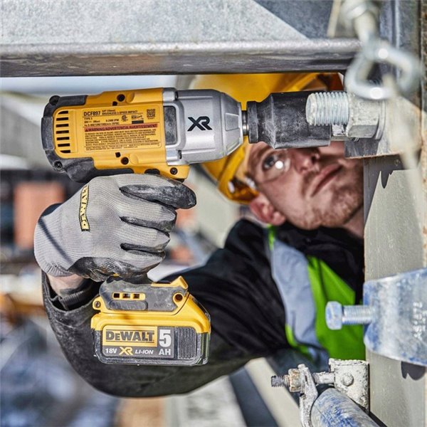 DCF897NT Akumulatorowy klucz udarowy 18V (3/4") + kufer