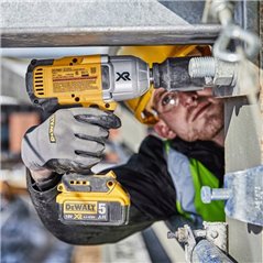 DCF897NT Akumulatorowy klucz udarowy 18V (3/4") + kufer